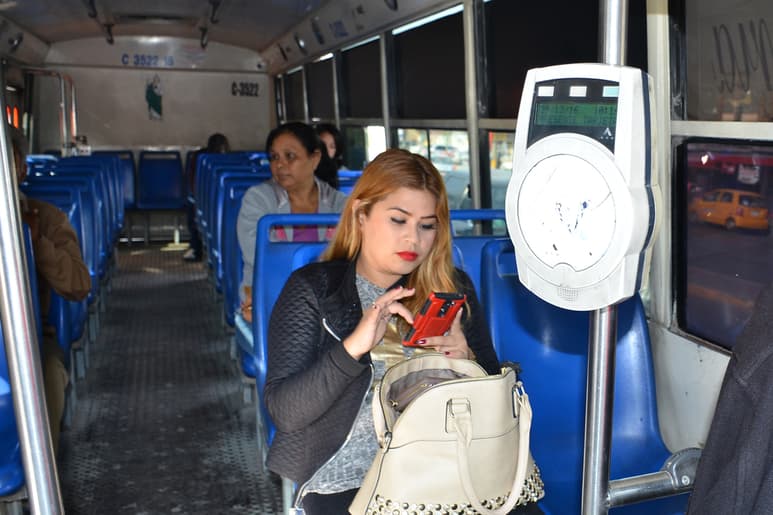 Estudiantes indican que son frecuentes las fallas en los equipos de Ecobus para usar las tarjetas. (EL SIGLO DE TORREÓN)