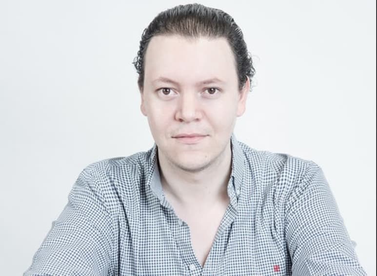 Visión. El joven escritor, Alfredo Papadopulos trabajará en su siguiente material literario. (CORTESÍA)