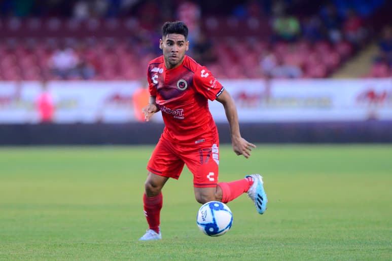 Los 'jarochos' llegaron a 33 partidos sin conocer el triunfo, luego de caer goleados ante Gallos. (ARCHIVO)