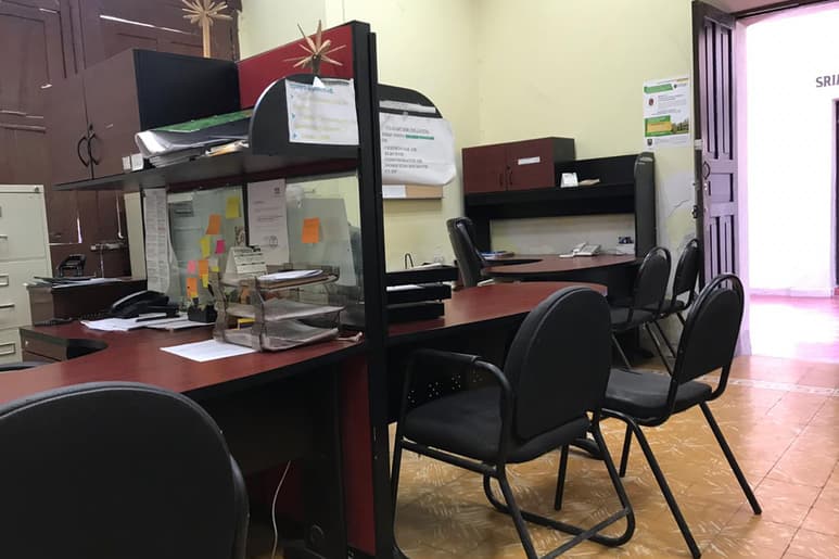 Así se veían ayer algunos de los puestos de trabajo de los ediles. (EL SIGLO DE TORREÓN/ANGÉLICA SANDOVAL)