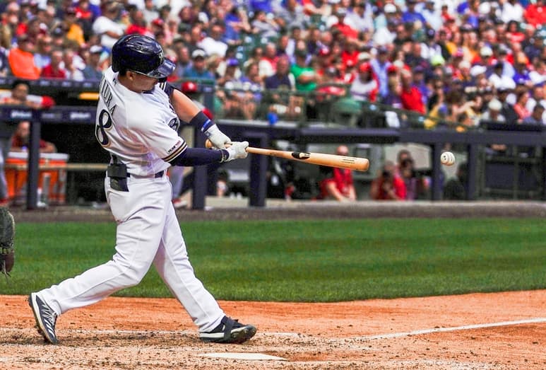 Keston Hiura produjo tres. (AP)