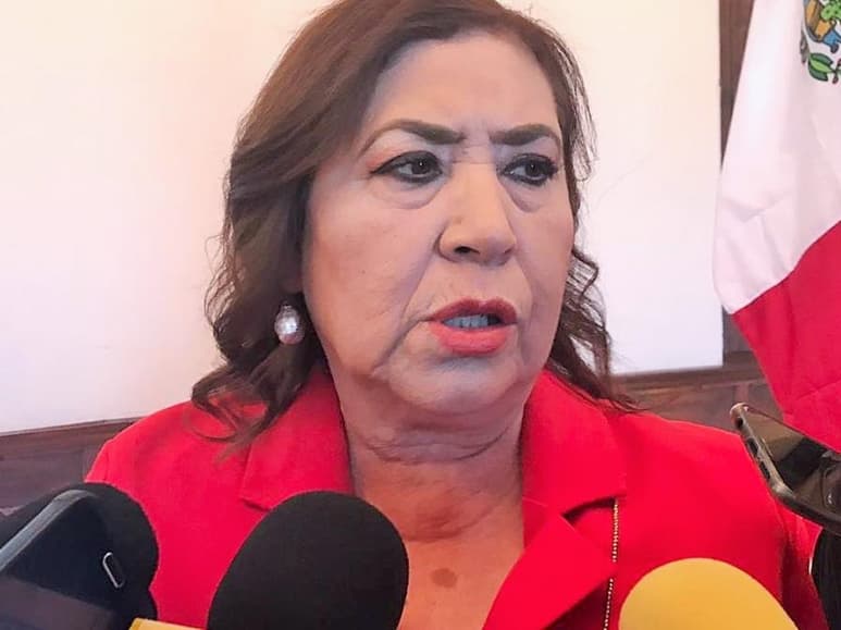 “Aprovecho desde aquí para felicitarlo y desearle todo lo mejor, sé que es un joven dinámico y que será capaz de salir adelante y de realizar muy buenas obras para nuestro municipio”, apuntó. (EL SIGLO DE TORREÓN)