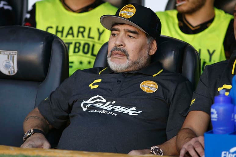 Maradona mandó un mensaje a Luis Enrique y su familia luego del fallecimiento de Xana. (ARCHIVO)