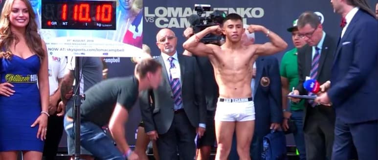 Casi dos libras debajo del límite de la división Mosca (112) marcó el retador oficial al campeonato del Consejo Mundial de Boxeo. (ESPECIAL)