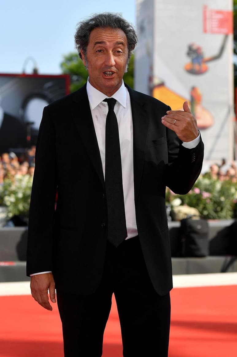 Propuesta. Paolo Sorrentino vuelve a recrear su Vaticano imaginario en The new pope con Jude Law y John Malkovich. (EFE)