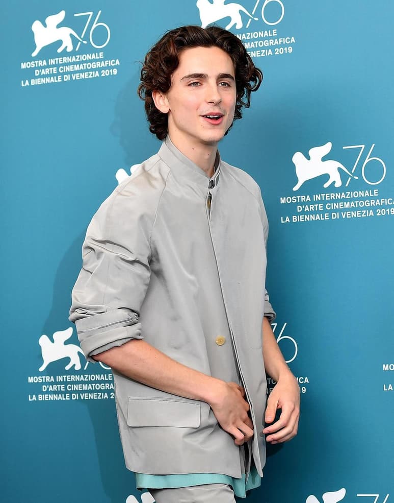 Nuevo personaje. Timothée Chalamet es el protagonista en 'The King', un drama histórico, proyectado ayer fuera de competición. (EFE)
