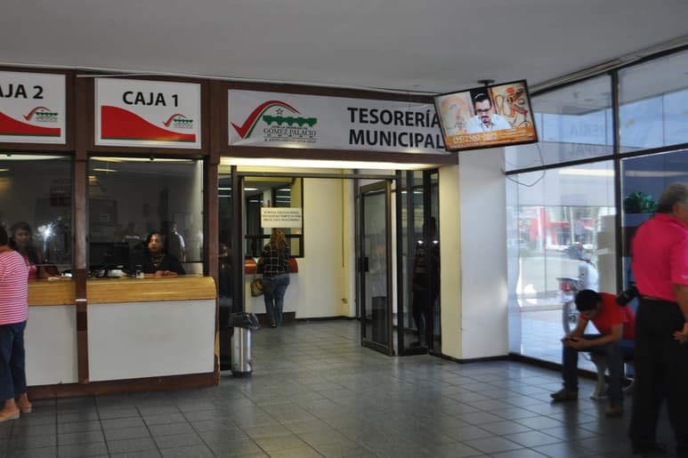 Reducirán gastos 'superfluos' en la nueva administración municipal de Gómez Palacio, como el uso de telefonía celular y combustibles. (EL SIGLO DE TORREÓN)