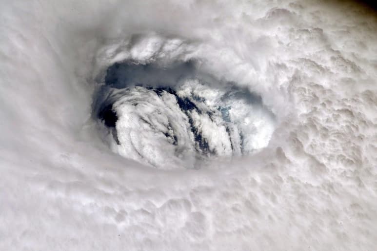 El ojo del huracán Dorian visto desde la Estación Espacial Internacional. (EFE)