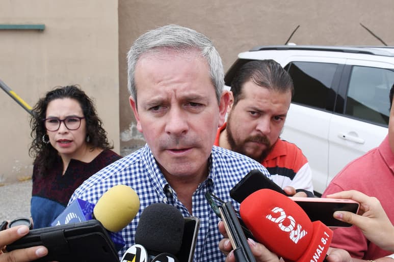 Habló también de los valores dentro de la misma familia, los cuales le toca exclusivamente atender a los padres de familia, esto al margen de que las autoridades investiguen y castiguen actitudes criminales. (FERNANDO COMPEÁN)