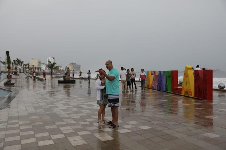 En los municipios de Guasave y Mazatlán, las Fiestas Patrias, tendrán nuevos escenarios, en el primero, la alcaldesa, Aurelia Leal López, dará el tradicional Grito de Independencia en el atrio del templo de Nuestra Señora del Rosario y en el segundo, Guillermo Benítez Torres, las celebrara con una verbena en la plazuela de la República. (ARCHIVO)