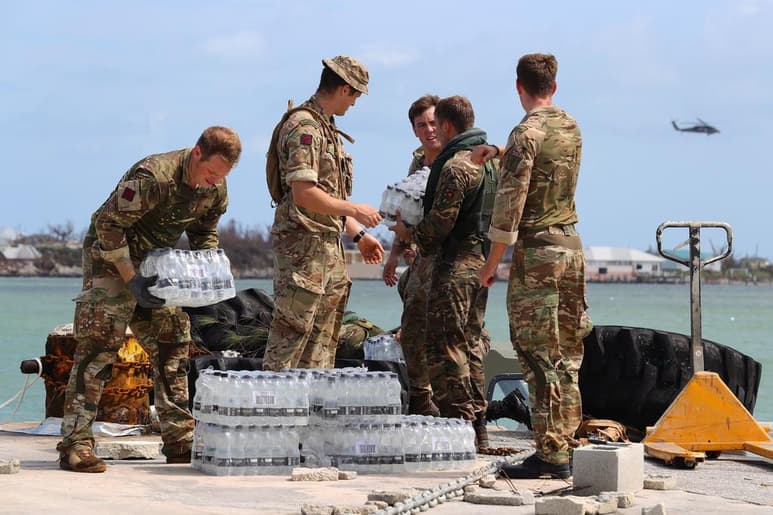El principal problema actualmente es hacer llegar la ayuda humanitaria y la entrega de bienes de primera necesidad a los 70,000 damnificados, ya que el aeropuerto de Freeport, la capital de Gran Bahama, está completamente destruido. (EFE)