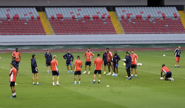 El seleccionado de Costa Rica sigue entrenando bajo las ordenes de Gustavo Matosas. (ARCHIVO)