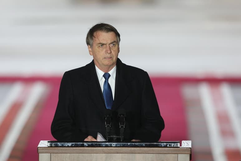 Tras el atentado, Bolsonaro, entonces candidato presidencial, fue ingresado de urgencia en un hospital público de Juiz de Fora, donde los médicos consiguieron estabilizar su estado de salud ante la gravedad de las heridas. (ARCHIVO)