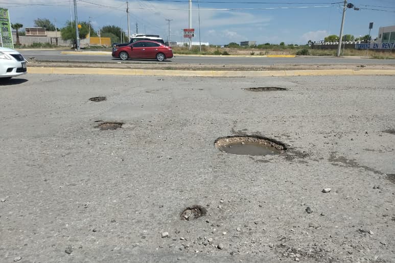 Hay muchos hundimientos grandes y profundos. (EL SIGLO DE TORREÓN)