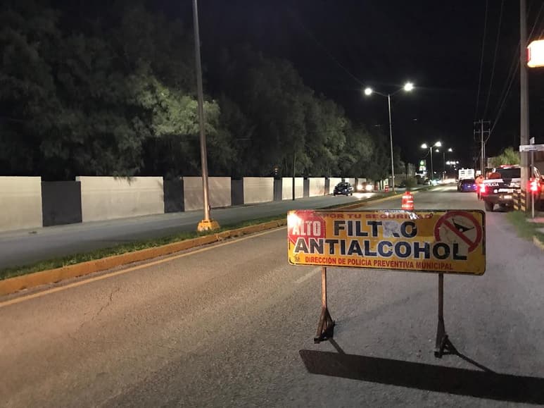 La Dirección de Seguridad Pública Municipal (DSPM) instaló un filtro de alcoholemia itinerante que sorprendió a conductores. (EL SIGLO DE COAHUILA)