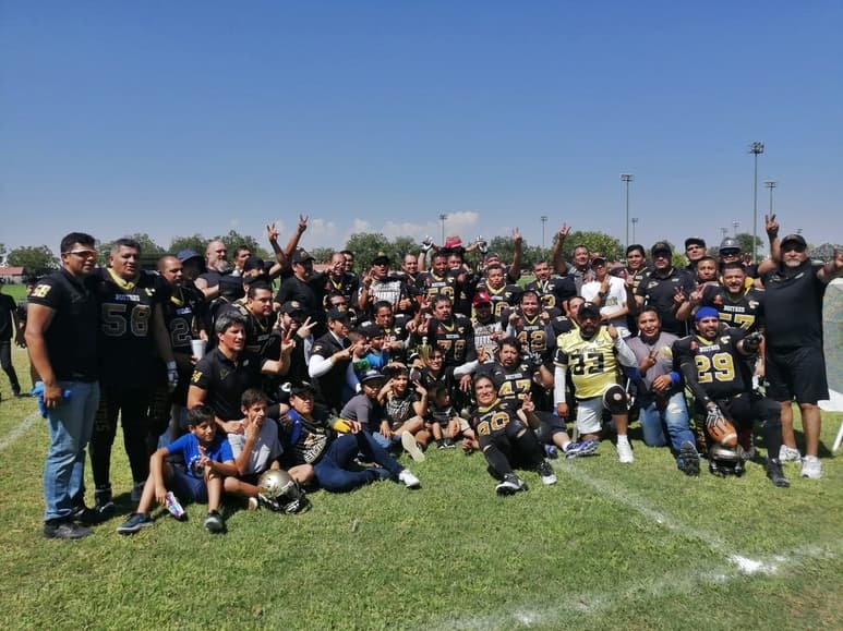 El equipo emplumado logró imponerse en la final ante los locales Bulls y así conseguir el título. (CORTESÍA)