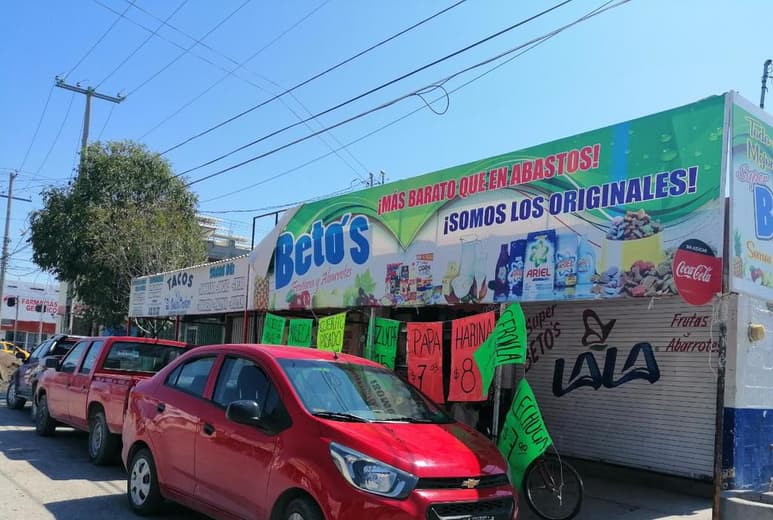 Se detalló que fue un hombre no mayor a los 35 años de edad el que arribó hasta el comercio y apunta de pistola despojó a la cajera del dinero de las ventas del día, para después huir con rumbo desconocido.
(EL SIGLO DE TORREÓN)