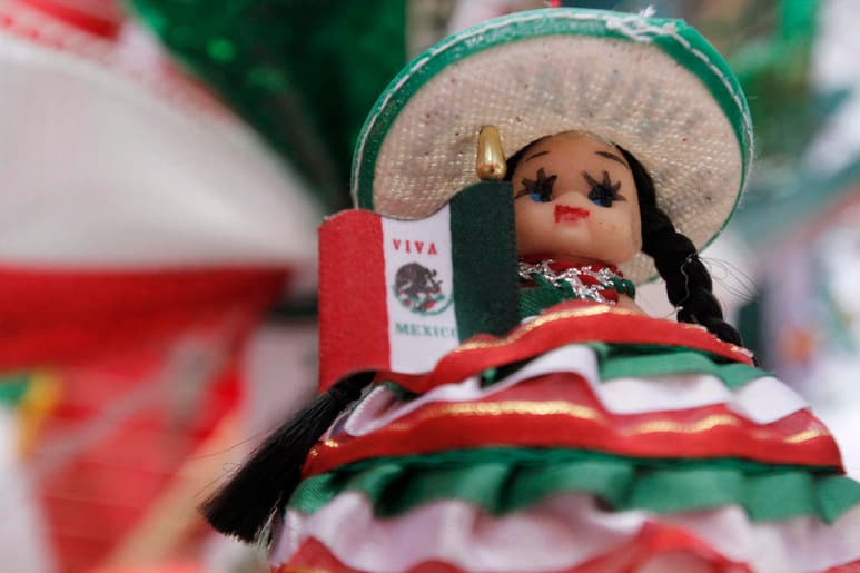 Este 2019, se espera que los festejos patrios dejen una derrama de 18 mil 700 millones de pesos en negocios de los giros de comercio, servicios y turismo del país, cifra 4.9 por ciento mayor a lo alcanzado en 2018. (ARCHIVO)
