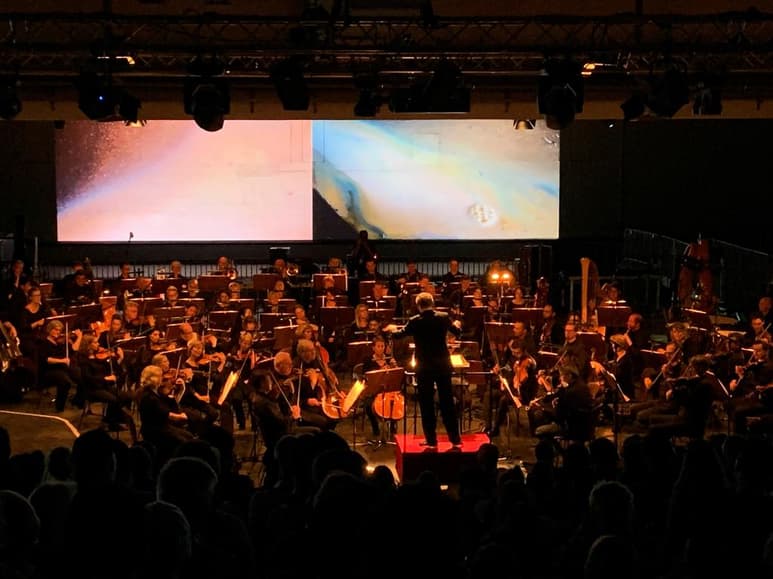 No sabe qué es la música, nunca ha sentido una emoción humana ni necesita de la inspiración. Así es la Inteligencia Artificial (IA) que ha completado parte de la Décima Sinfonía que dejó inconclusa uno de los grandes compositores de la historia: Gustav Mahler. (ARCHIVO)
