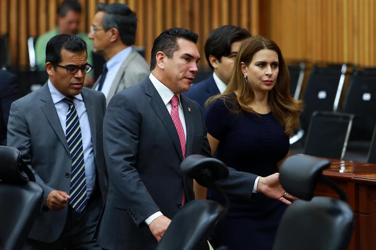 El presidente nacional del Partido Revolucionario Institucional (PRI), Alejandro Moreno, anunció que esa fuerza política presentará una acción de inconstitucionalidad, luego de que el Senado de la República aprobara reformas legales para combatir empresas fantasma y facturas falsas. (ARCHIVO)