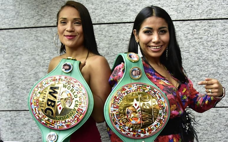 Tanto Lupita como la 'Kika', protagonizaron una emocionante contienda por el Campeonato Mundial Femenil Supermosca. (CORTESÍA WBC)