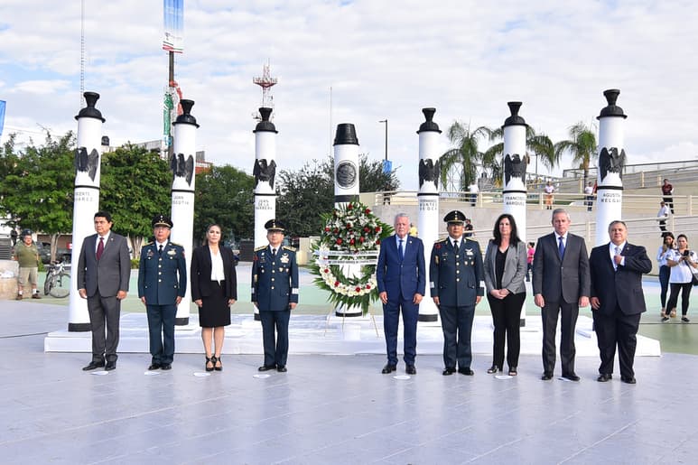 Recuerdan el sacrificio de los Niños Héroes con evento cívico en la Plaza Mayor de Torreón.