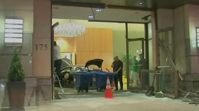 El choque, que la policía estaba investigando como un accidente, ocurrió alrededor de las 8:40 de la noche del martes. (TWITTER)