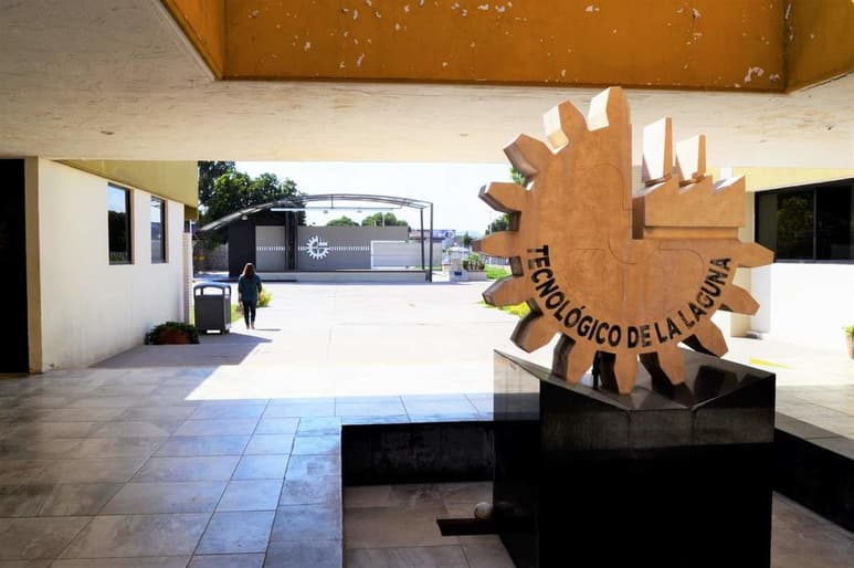 Las acciones de los agremiados al sindicato, entre ellos maestros inconformes, no repercutieron en las clases de los alumnos. (ARCHIVO)