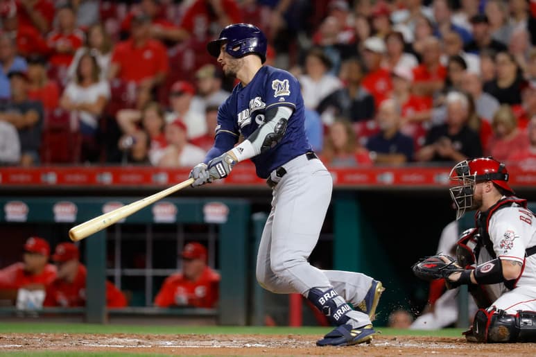 Ryan Braun conectó un cuadrangular en la victoria de Cerveceros 4-2 sobre los Rojos de Cincinnati. (AP) 