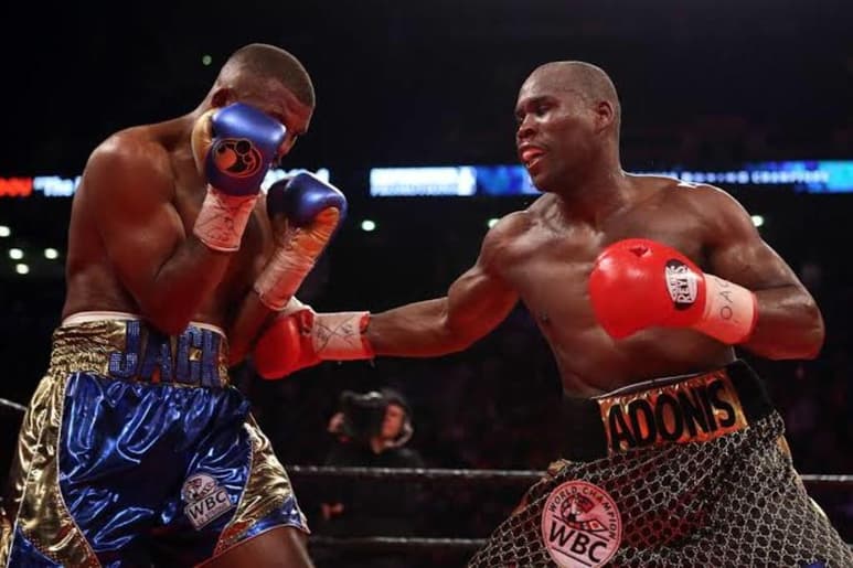 Stevenson (der) se ha recuperado del nocaut propinado por Gvozdyk. (ESPECIAL)