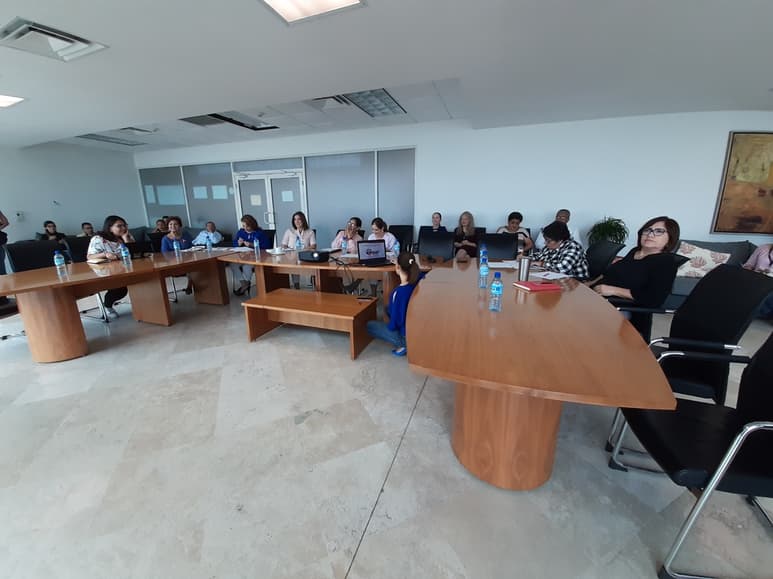 Cuestionan venta de cerveza en evento de pollos, pues aseguran que no ayuda a la imagen del DIF; este justifica la venta por servicio. (DIANA GONZÁLEZ)