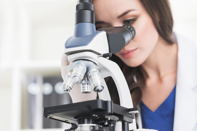Para fomentar las vocaciones científicas es importante tener referentes y 'no es nada fácil encontrarlos', denuncia la Fundación española Esperanza Pertusa, que ha lanzado la campaña 'Girl Algorithm' para pedir a Google que cambie su algoritmo para que las mujeres científicas sean más visibles en internet. (ARCHIVO)
