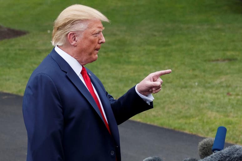 'Irán quería que levantara las sanciones impuestas a ellos para reunirnos. Dije, por supuesto, ¡NO!', señaló Trump en su cuenta de Twitter. (ARCHIVO)