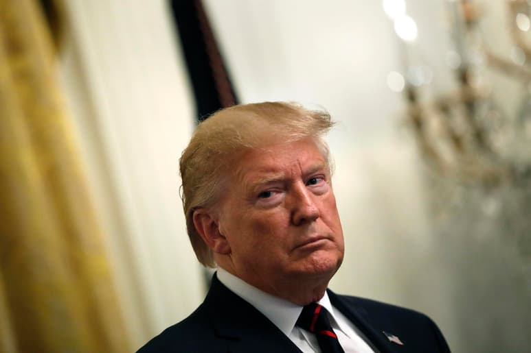 Desde que Donald Trump se convirtió en una figura política nacional, lo han acompañado las investigaciones y la controversia. (EFE)