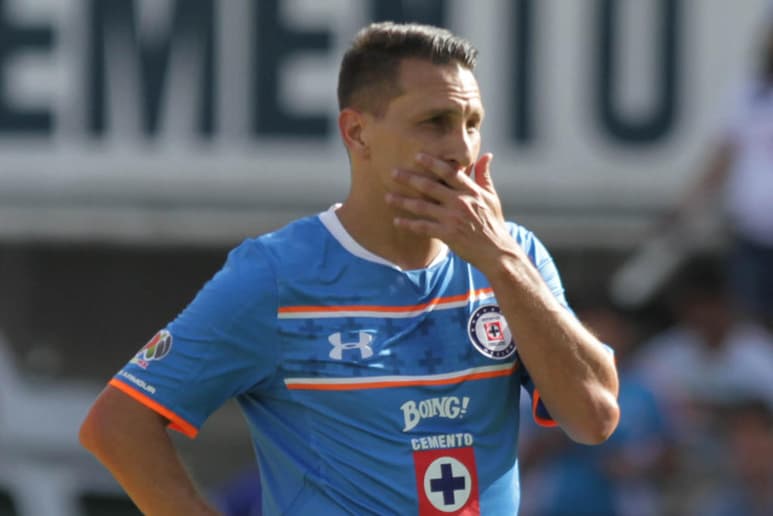 'Chaco' Giménez tuvo que salir de Cruz Azul debido a que no entraba en planes de Pedro Caixinha. (ARCHIVO)
