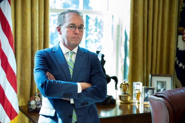 Mic Mulvaney, jefe de despacho de la Casa Blanca, alista un proyecto para contraatacar. (EFE)