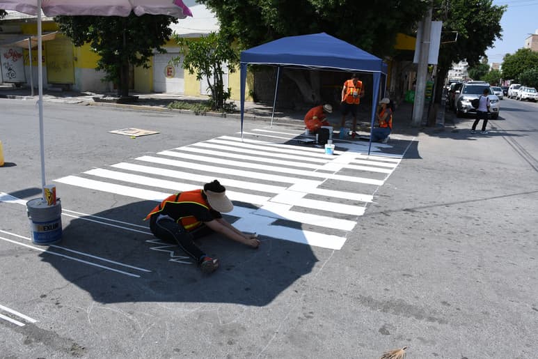 El homenaje de Intervención Urbana TRC fue al antiguo monumento ubicado en la Plaza Cívica y las palmeras de la ciudad. (EL SIGLO DE TORREÓN)