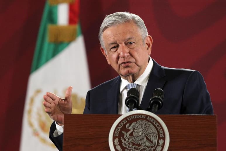 El presidente Andrés Manuel López Obrador calificó como 'hijas e hijos predilectos del régimen' a todos aquellos que recibieron condonaciones o cancelaciones fiscales durante los sexenios de los presidentes Enrique Peña Nieto (PRI) y Felipe Calderón (PAN). (EFE)