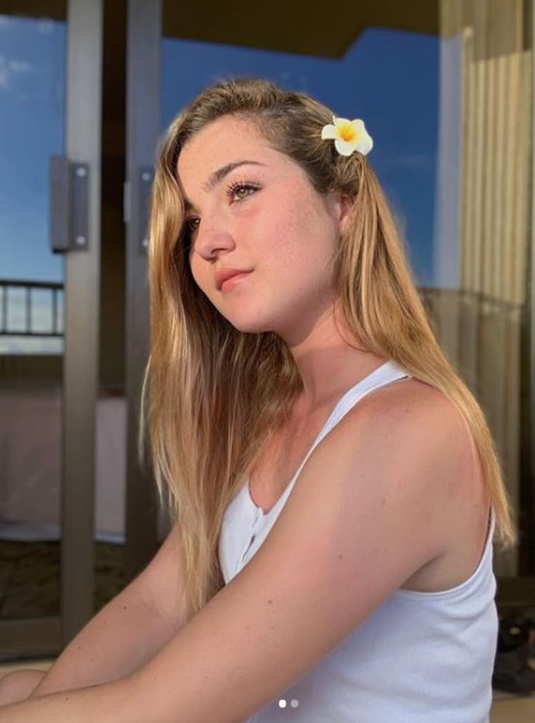 Mal momento. La hija de Carmona y Alicia Villareal, de 20 años, se encuentra bien, pero está muy nerviosa, detalló su padre. (ESPECIAL)