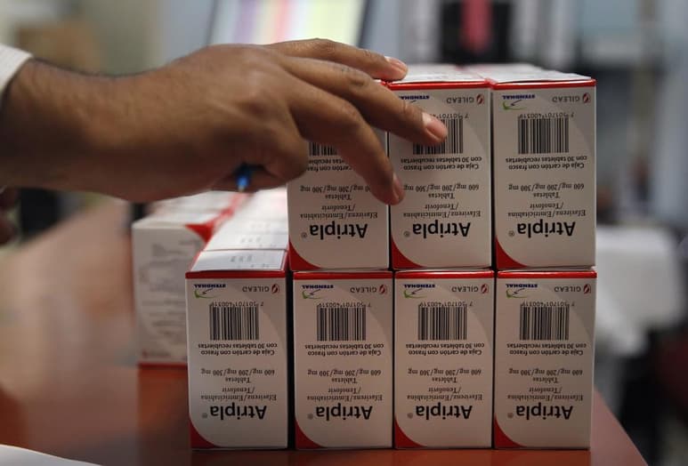 El presidente Andrés Manuel López Obrador reiteró hoy su confianza en el secretario de Salud, Jorge Alcocer, y afirmó que el abasto de medicamentos se está normalizando luego de realizar ajustes para eliminar la corrupción en su compra y distribución. (ARCHIVO)
