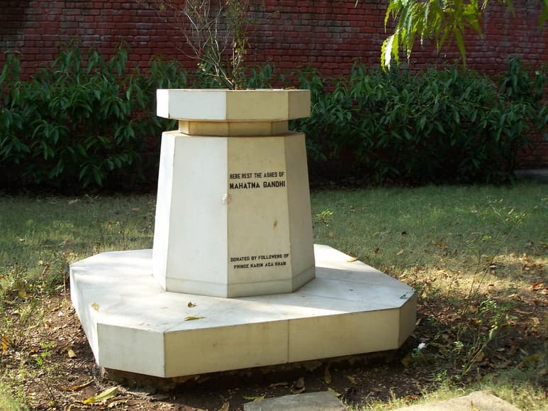 Autoridades del norteño estado indio de Madhya Pradesh denunciaron hoy el robo de parte de las cenizas del “Padre de la Nación” Mahatma Gandhi. (ESPECIAL)