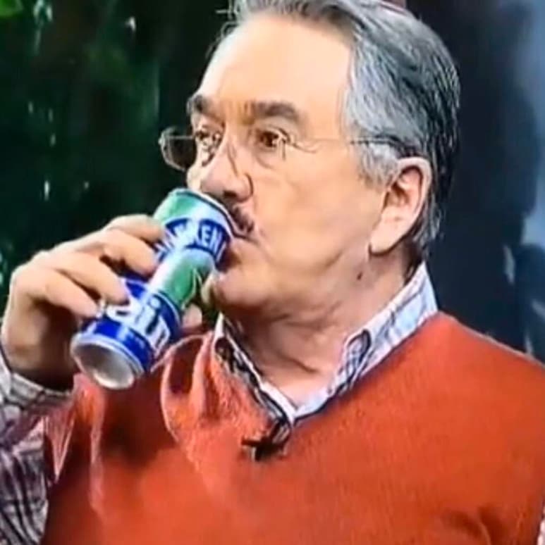 El conductor de Ventaneando degustando el producto. (ESPECIAL)
