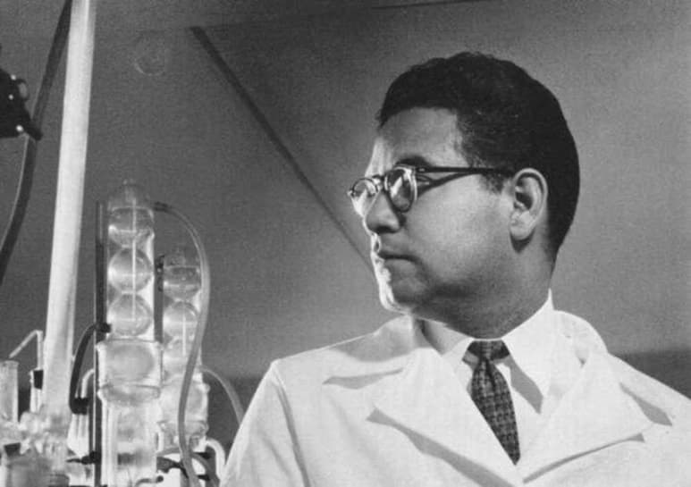 Cuando Luis Miramontes trabajaba para encontrar una sustancia que evitara los abortos y ayudara a la fijación del embrión en el útero, descubrió algo completamente diferente: sin querer sintetizó el compuesto activo de la píldora anticonceptiva. (ESPECIAL)