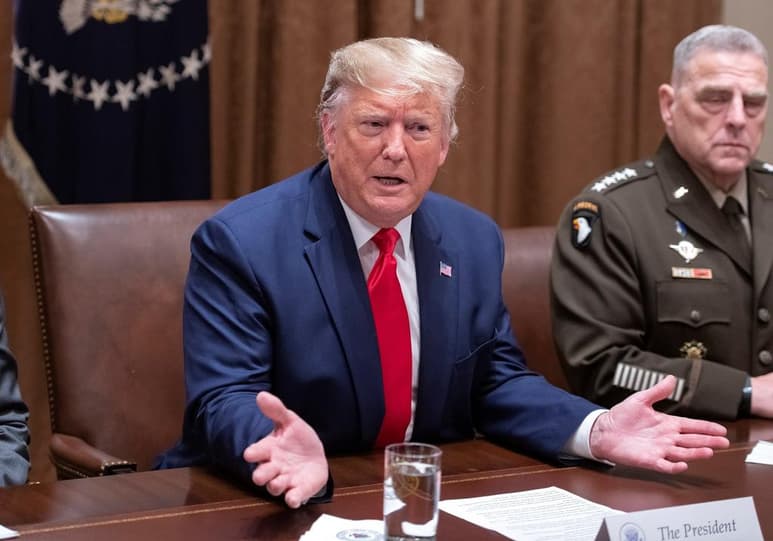 “Puede que estemos en el proceso de abandonar Siria, pero de ninguna manera hemos abandonado a los kurdos, que son personas especiales y luchadores maravillosos', escribió Trump en su cuenta de Twitter. (ARCHIVO)