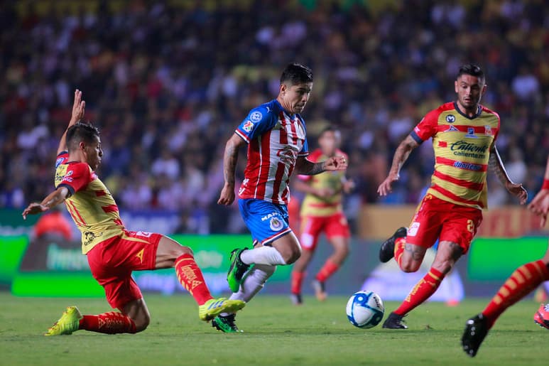 Chivas y Monarcas se enfrentaron en partido correspondiente a la Jornada 10 de la Liga MX. (ARCHIVO)