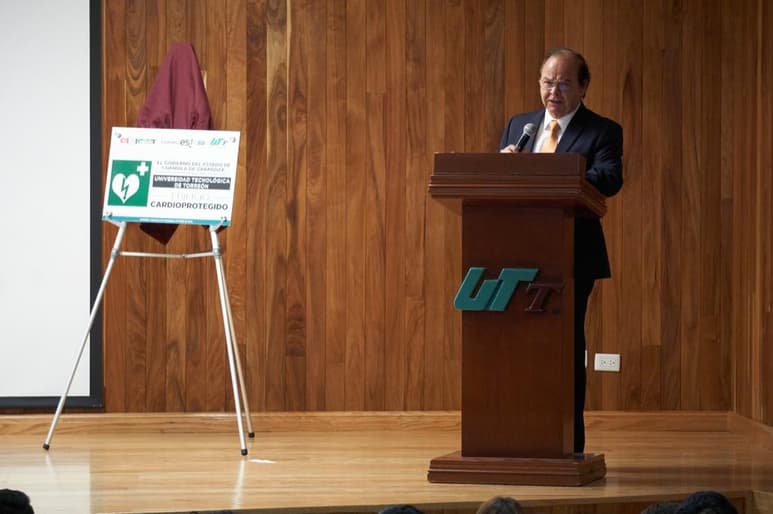 El secretario de Salud del Estado, Roberto Bernal Gómez, dijo que dentro de las disposiciones del Gobierno se emprendió un proceso de reingeniería enfocado a mejorar políticas públicas, eficientar recursos y a fortalecer la infraestructura en este sector. (EL SIGLO DE TORREÓN)