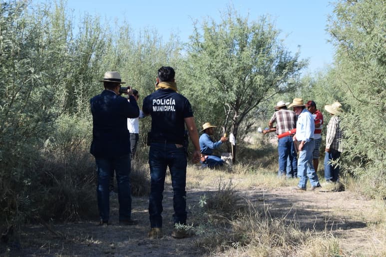 Ayer el actuario y los ejidatarios de Margaritas continuaron con la delimitación de las tierras.