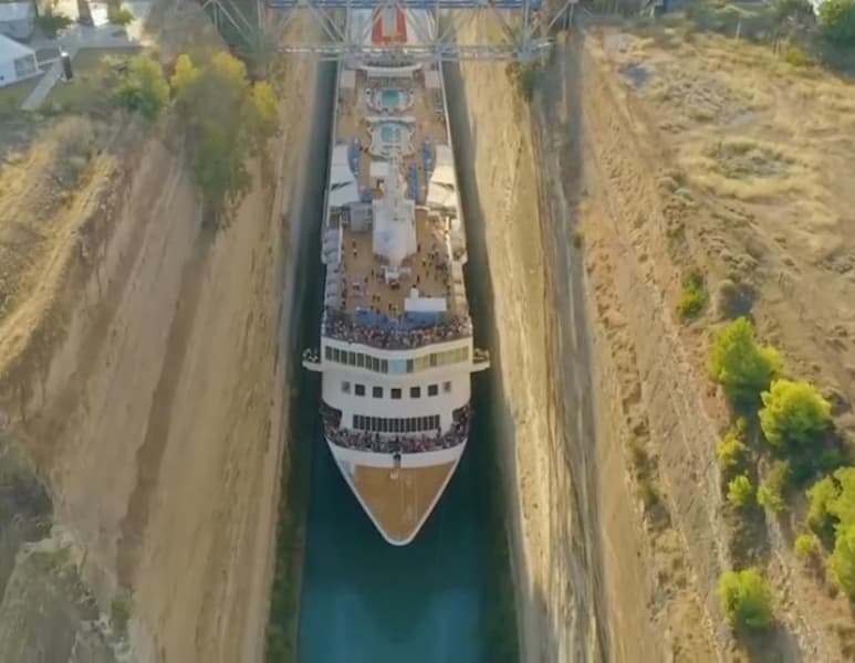 Los 929 pasajeros a bordo tuvieron la suerte de vivir la hazaña. (INTERNET)