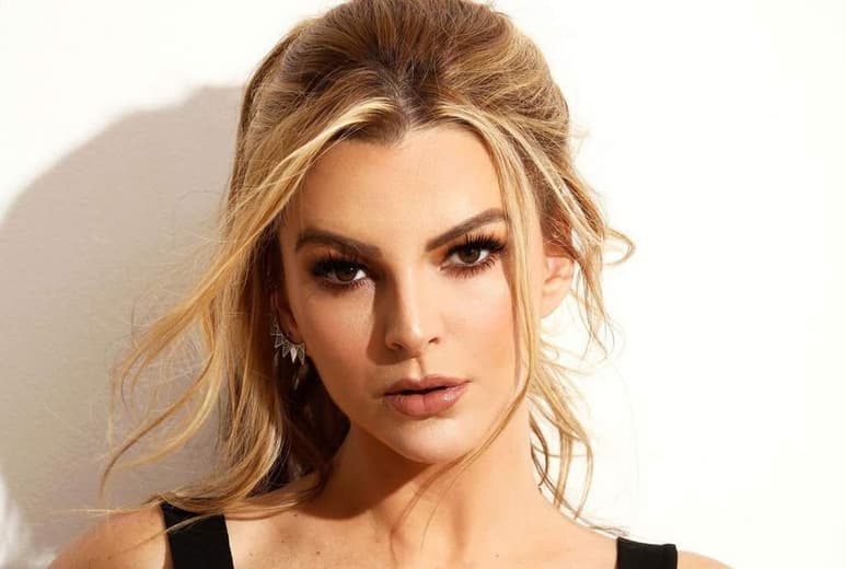 Marjorie de Sousa encendió las redes sociales este inicio de semana al mostrar de cerca un poco más de la parte de arriba de lo que acostumbra. (INSTAGRAM)