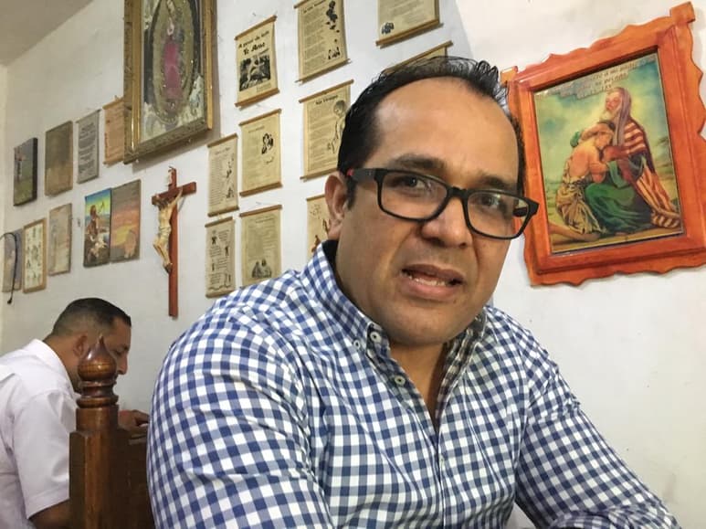 'La administración no participa en temas partidarios', manifestó, 'estamos ocupados en el tema de estabilizar el gobierno, no hay ni el interés ni el tiempo para estar en otra actividad que no sea nuestro compromiso en el gobierno municipal, los señalamientos son absurdos totalmente'. (FABIOLA P. CANEDO)